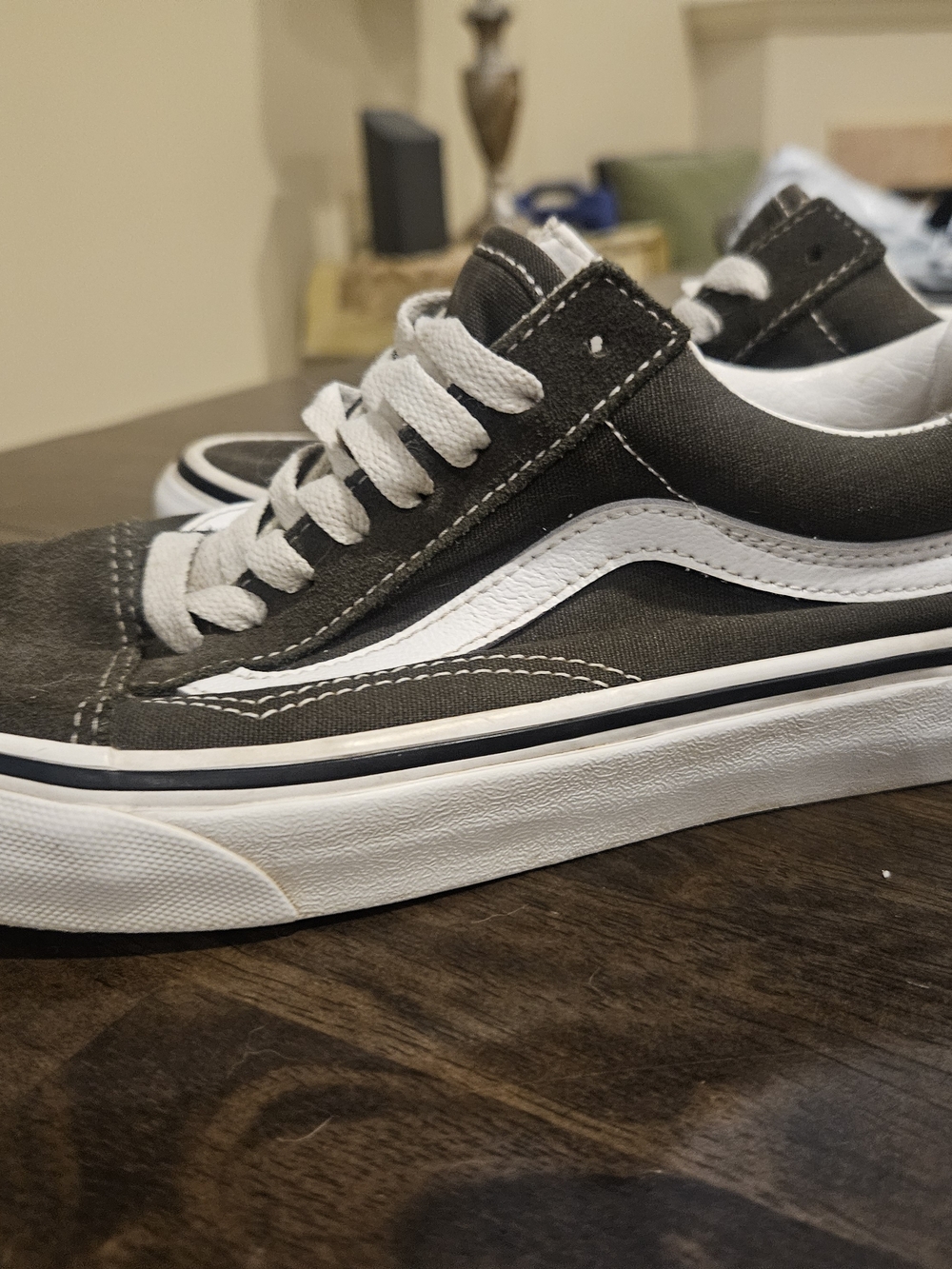 Vans Old Skool - Dark Brown & White - Size 8.5 Women's 7 Men's